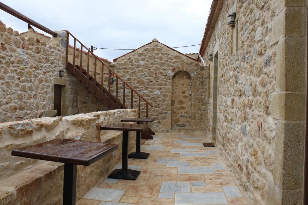 Vetilios Lithos Boutique Hotel Néon Oítilon Eksteriør bilde