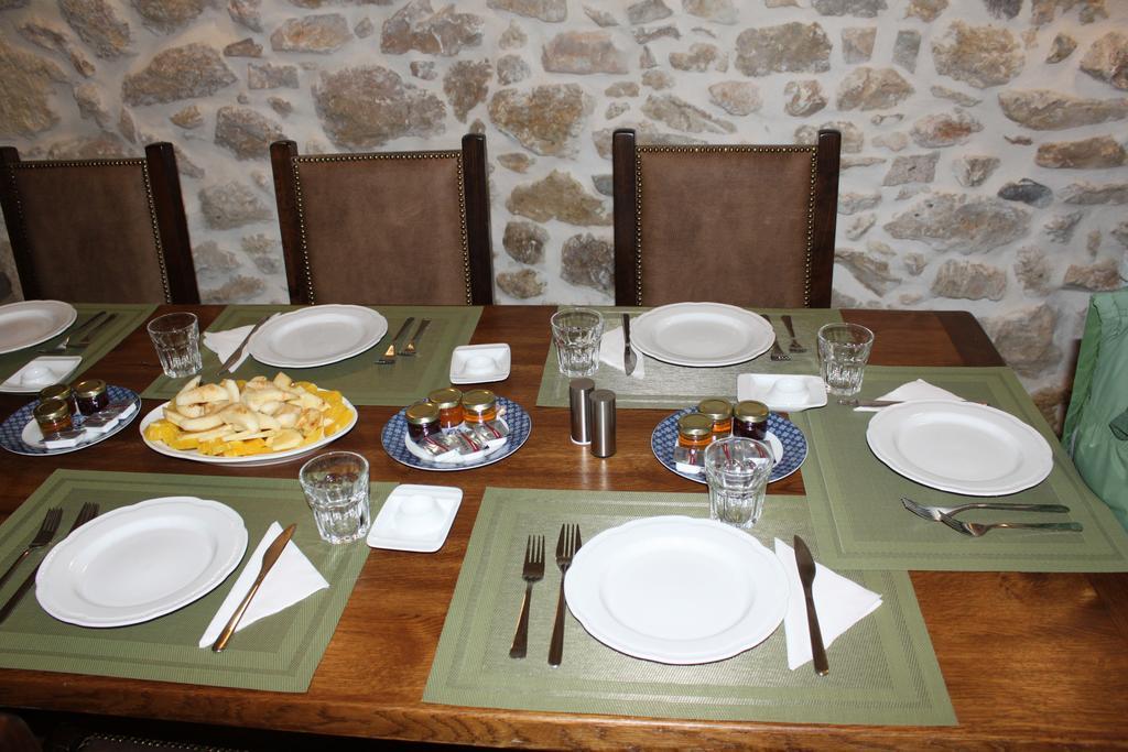 Vetilios Lithos Boutique Hotel Néon Oítilon Eksteriør bilde