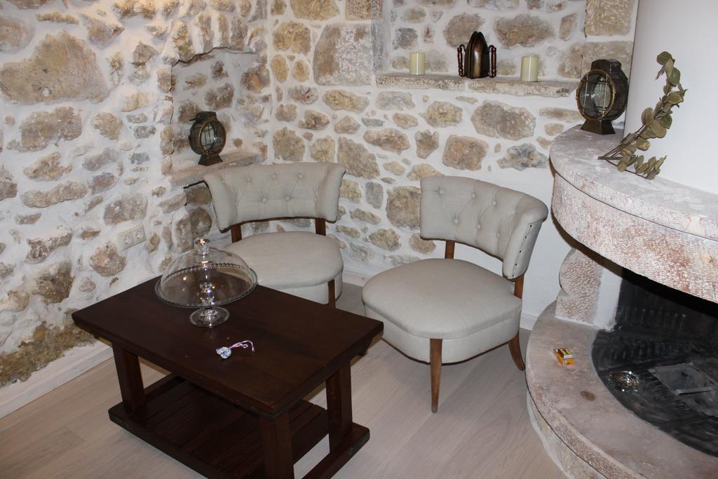 Vetilios Lithos Boutique Hotel Néon Oítilon Eksteriør bilde