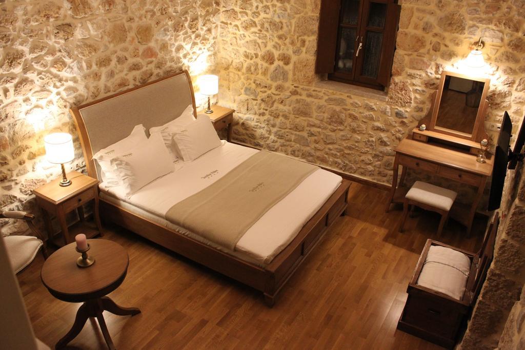 Vetilios Lithos Boutique Hotel Néon Oítilon Eksteriør bilde