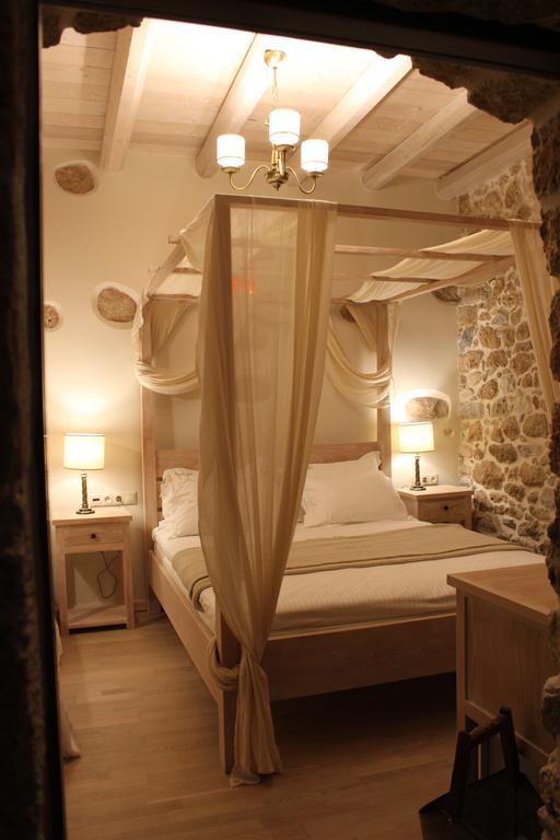 Vetilios Lithos Boutique Hotel Néon Oítilon Eksteriør bilde