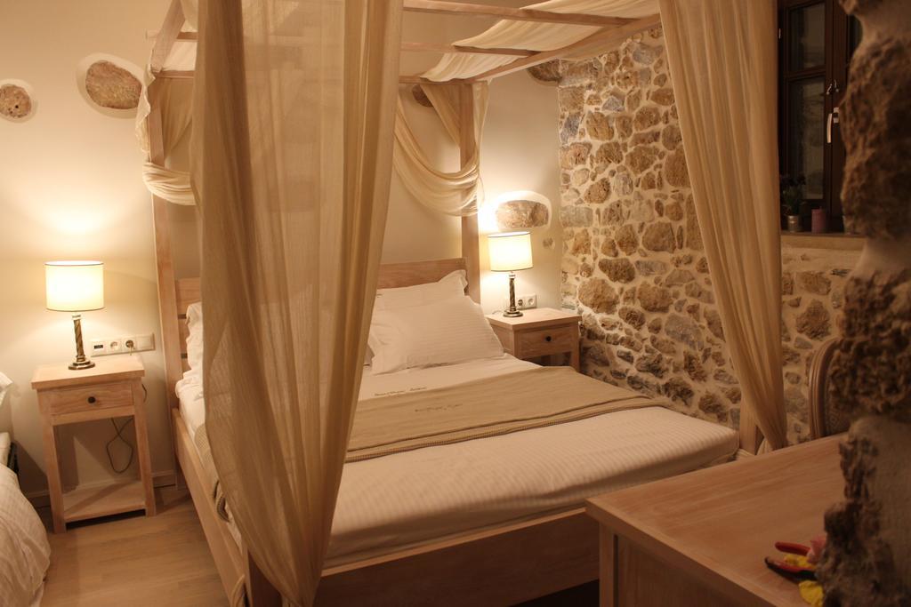 Vetilios Lithos Boutique Hotel Néon Oítilon Eksteriør bilde