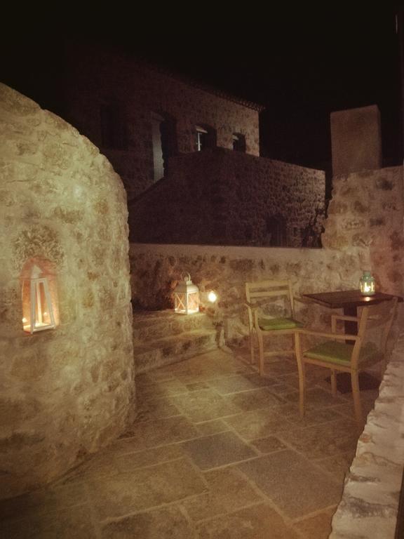 Vetilios Lithos Boutique Hotel Néon Oítilon Eksteriør bilde