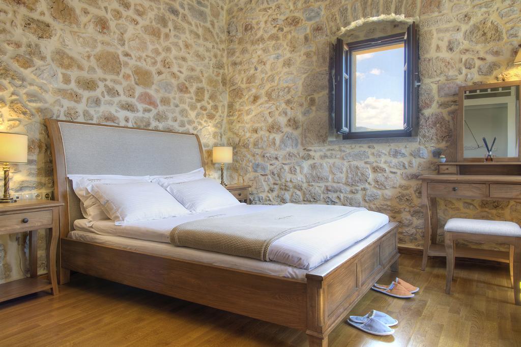 Vetilios Lithos Boutique Hotel Néon Oítilon Eksteriør bilde