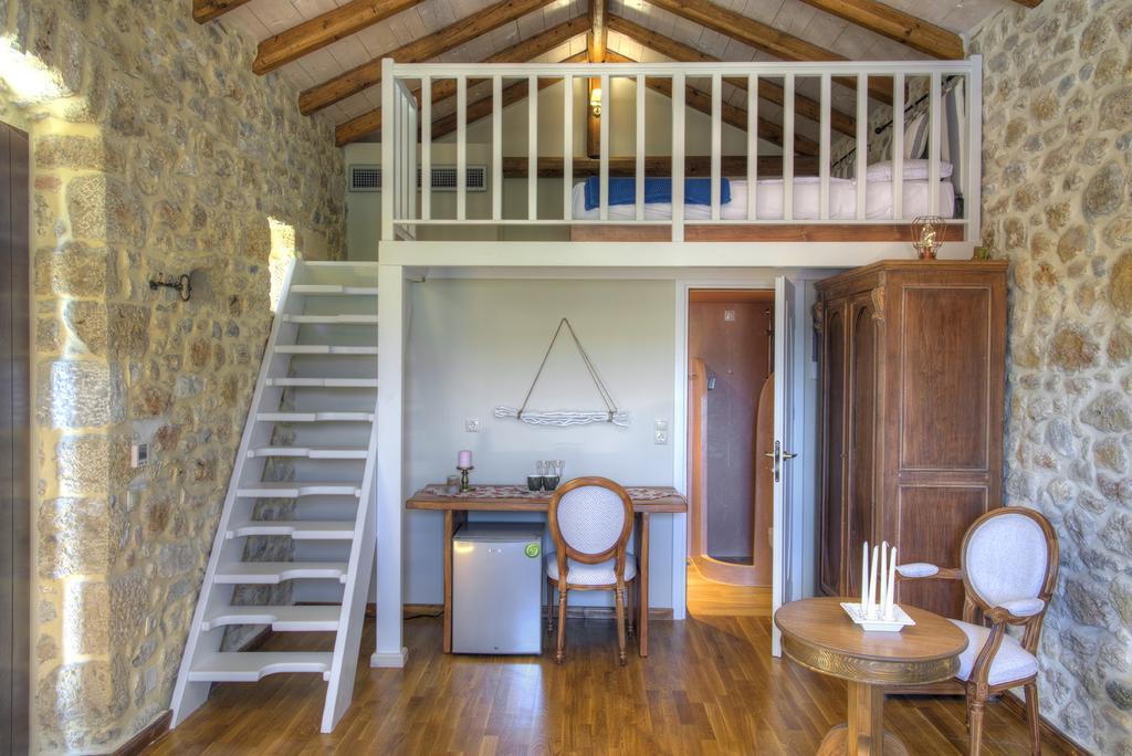 Vetilios Lithos Boutique Hotel Néon Oítilon Eksteriør bilde
