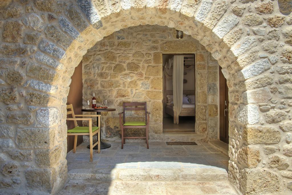 Vetilios Lithos Boutique Hotel Néon Oítilon Eksteriør bilde