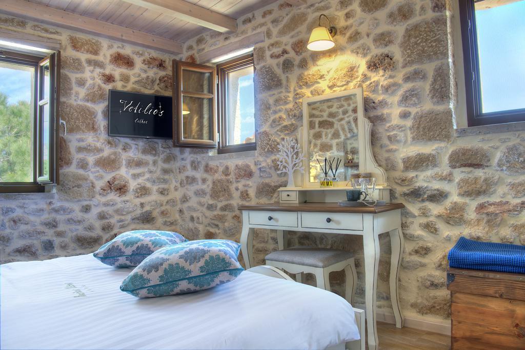 Vetilios Lithos Boutique Hotel Néon Oítilon Eksteriør bilde