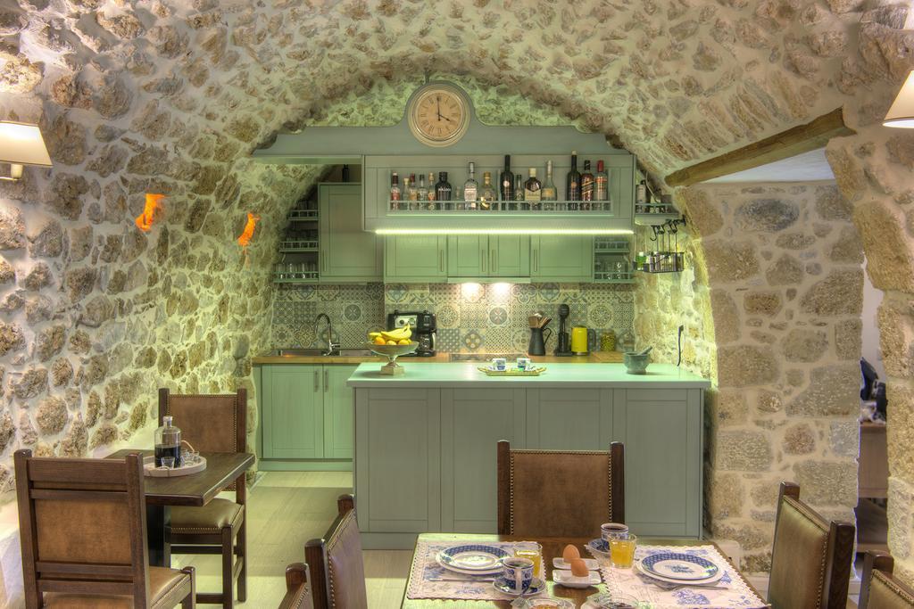 Vetilios Lithos Boutique Hotel Néon Oítilon Eksteriør bilde
